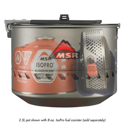 Ein 2,5 l MSR® Reactor® Kochsystem gezeigt mit einem 8-oz MSR Isopro Treibstoffbehälter (nicht im Lieferumfang enthalten) für das effektive Kochen beim Camping.