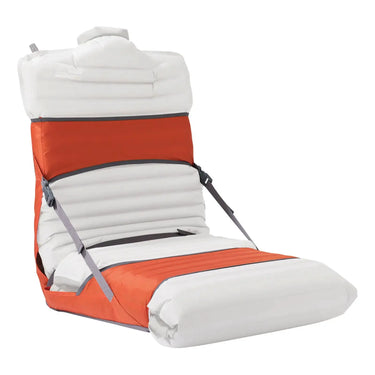 Satz mit ersetztem Produkt: Verstellbarer Therm-a-Rest® Trekker Chair in den Farben Orange und Grau.