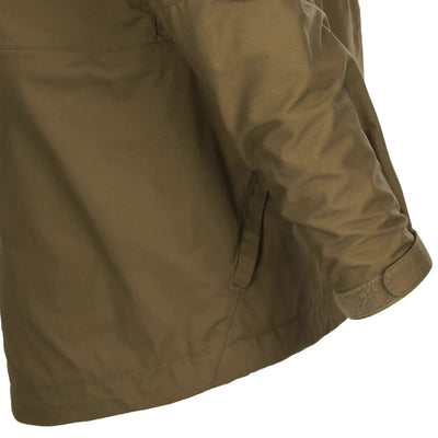 Helikon-Tex® Pilgrim Anorakjacke mit Taschendetail.