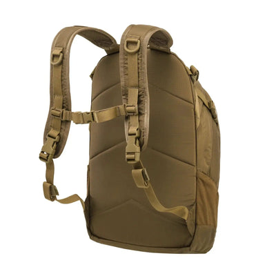 Olivgrüner Helikon-Tex® EDC Lite Rucksack mit verstellbaren Schultergurten und Außentaschen auf weißem Hintergrund.