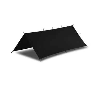 Schwarzes Helikon-Tex® SUPERTARP® Kleines Campingzelt isoliert auf weißem Hintergrund.