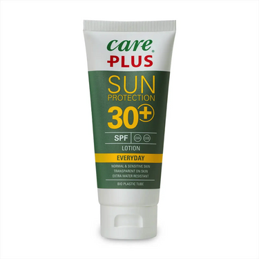 Eine Tube Care Plus® Sonnencreme Lotion 100 ml mit LSF30-Schutz für den täglichen Gebrauch, geeignet für normale und empfindliche Haut.