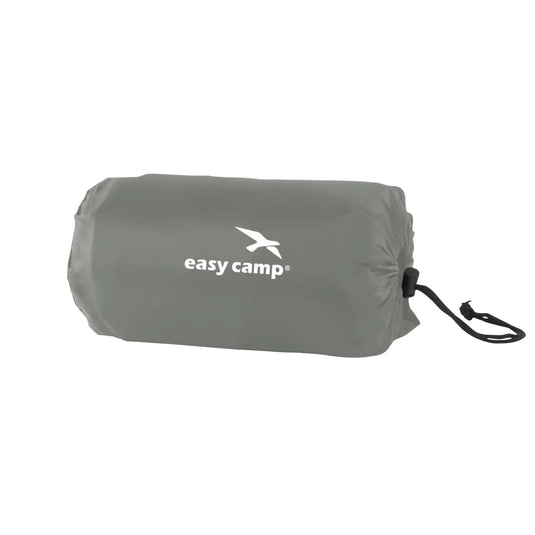 Graue Easy Camp® Campingausrüstungstasche mit „Easy Camp“-Logo, einem Easy Valve System und einem Kordelzug.