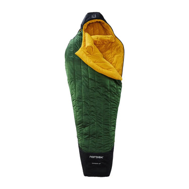 Grüner und gelber Nordisk® Gormsson -10° Mumien-Winterschlafsack mit hervorragenden Isolationseigenschaften, isoliert auf weißem Hintergrund.