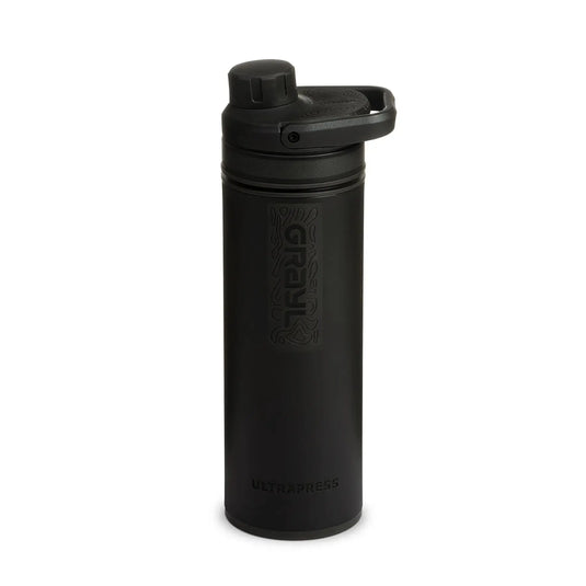 Grayl® Ultrapress Wasserfilter 500 ml tragbare Wasserflasche mit Klappdeckel und der Aufschrift „ultrapress“ auf einem isolierten weißen Hintergrund.