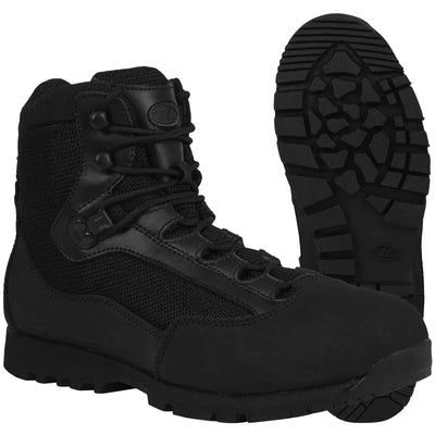 Ein Paar schwarze HIGHLANDER® „Pentland“ Stiefel-Taktikstiefel aus seitlicher und unterer Sicht.