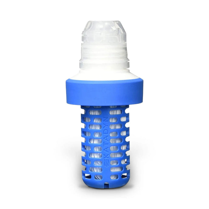 Katadyn® BeFree Wasserfilter Ersatzelement-Blau isoliert auf weißem Hintergrund.